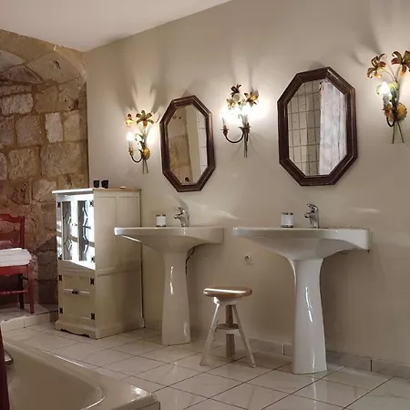 Cornemuse Maison Entiere De 100 M2 Avec Cuisine, Sejour Et Jardin Au Centre D'issigeac
