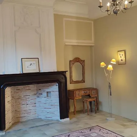 Cornemuse Maison Entiere De 100 M2 Avec Cuisine, Sejour Et Jardin Au Centre D'issigeac *