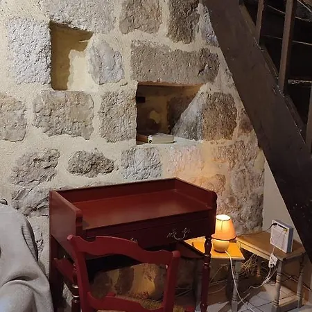 Cornemuse Maison Entiere De 100 M2 Avec Cuisine, Sejour Et Jardin Au Centre D'issigeac * Issigeac