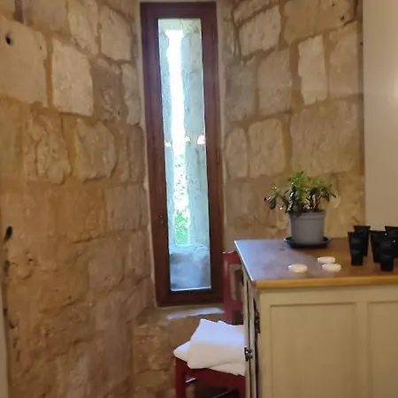 Cornemuse Maison Entiere De 100 M2 Avec Cuisine, Sejour Et Jardin Au Centre D'issigeac *