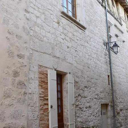 Holiday home Cornemuse Maison Entiere De 100 M2 Avec Cuisine, Sejour Et Jardin Au Centre D'issigeac