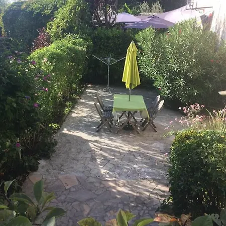 Cornemuse Maison Entiere De 100 M2 Avec Cuisine, Sejour Et Jardin Au Centre D'issigeac Holiday home Issigeac