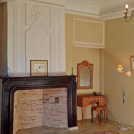 Cornemuse Maison Entiere De 100 M2 Avec Cuisine, Sejour Et Jardin Au Centre D'issigeac *