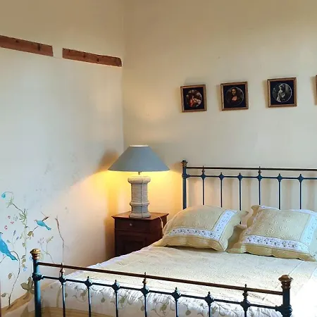 Cornemuse Maison Entiere De 100 M2 Avec Cuisine, Sejour Et Jardin Au Centre D'issigeac Issigeac