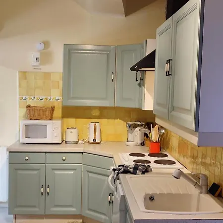 Cornemuse Maison Entiere De 100 M2 Avec Cuisine, Sejour Et Jardin Au Centre D'issigeac *