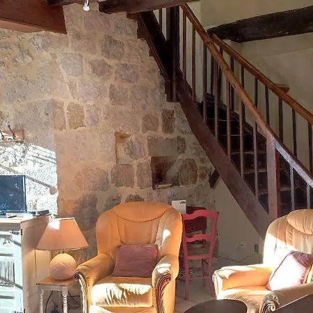 Cornemuse Maison Entiere De 100 M2 Avec Cuisine, Sejour Et Jardin Au Centre D'issigeac Holiday home *